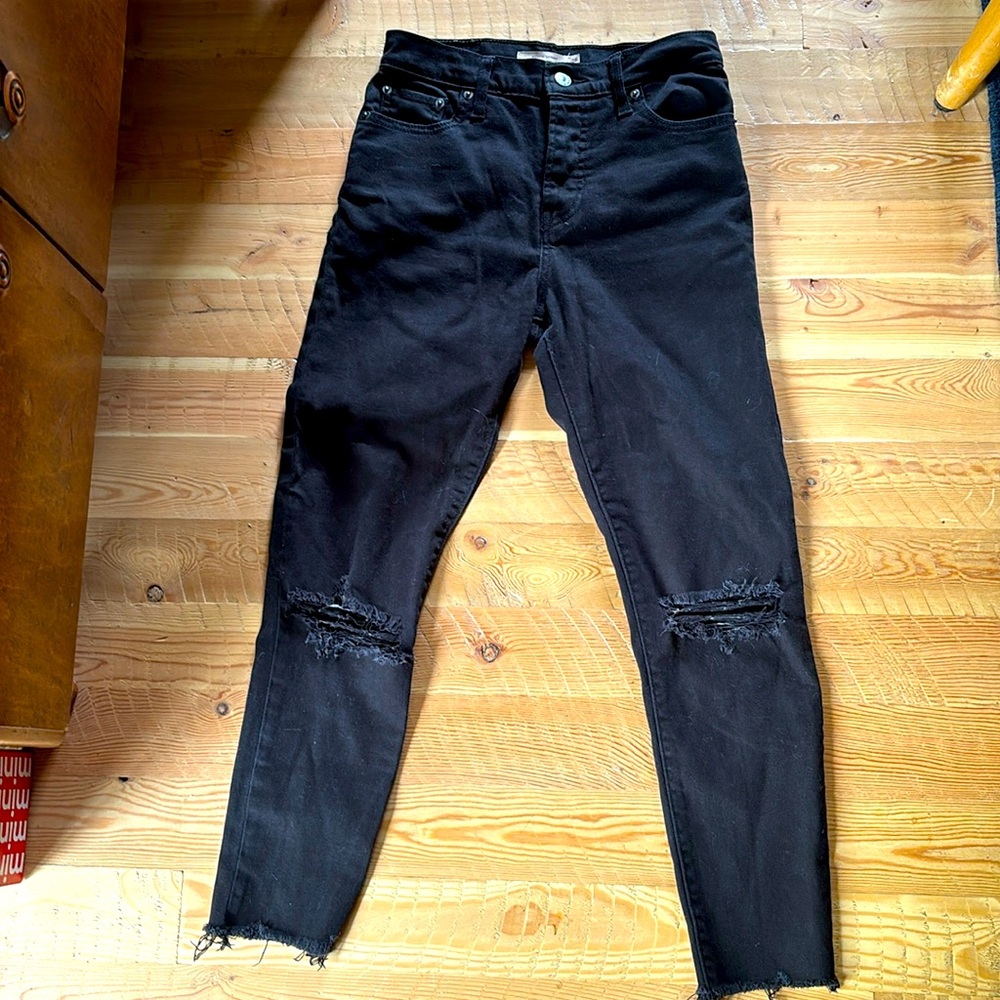 Levi's Wedgie Skinny Jeans Sz 26 Black Stone Wash button fly raw hem high rise